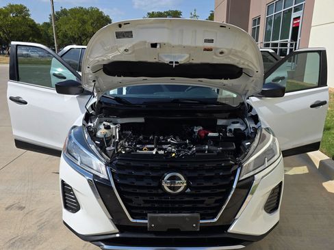 Used 2021 Nissan Kicks S FWD image 12