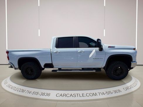 Used 2025 Chevrolet Silverado 2500 LT AWD/4WD image 6