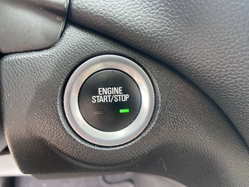 Used 2023 Chevrolet Equinox LT AWD/4WD image 17