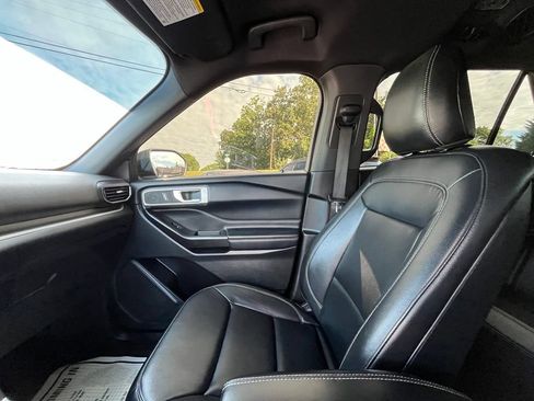 Used 2020 Ford Explorer XLT w/ Equipment Group 202A AWD/4WD image 25