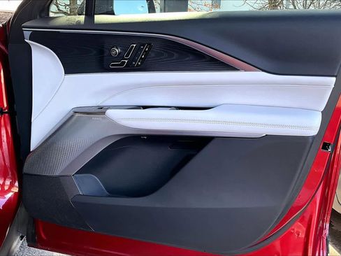 Used 2025 Cadillac Lyriq Sport image 22