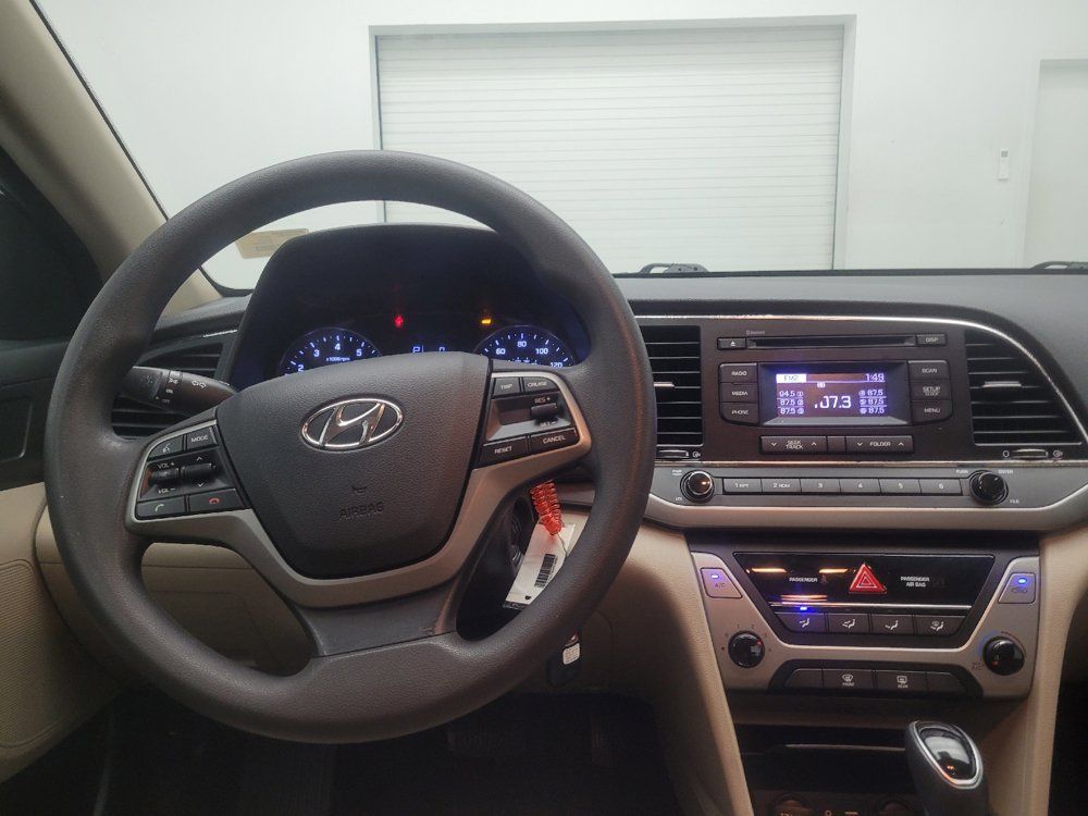 Used 2018 Hyundai Elantra SE FWD image 22