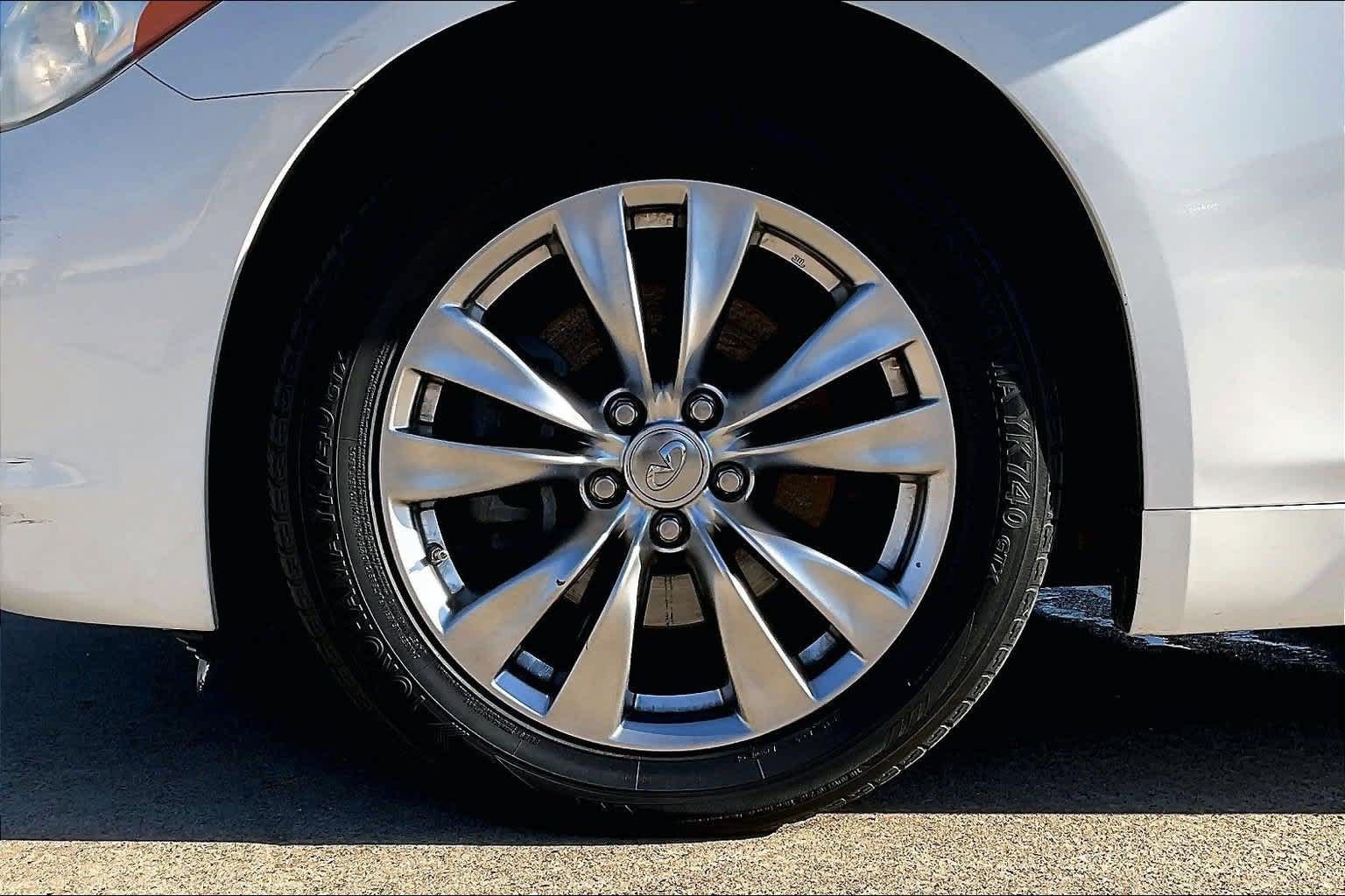 Used 2012 INFINITI M37 w/ Premium Pkg RWD image 8
