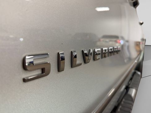 Used 2017 Chevrolet Silverado 1500 LTZ Z71 w/ LTZ Plus Package AWD/4WD image 41