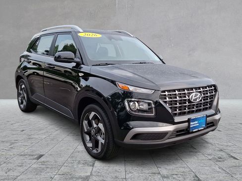 Used 2026 Hyundai Venue SEL FWD image 3