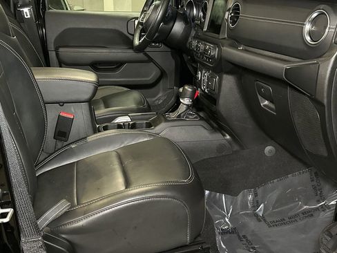 Used 2021 Jeep Wrangler Unlimited Sahara w/ Cold Weather Group image 11