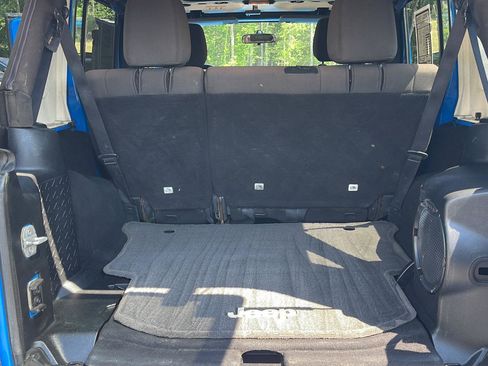 Used 2011 Jeep Wrangler Unlimited Sahara w/ Dual Top Group AWD/4WD image 25