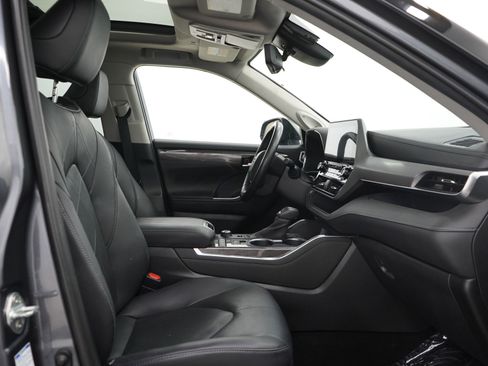 Used 2020 Toyota Highlander Platinum AWD/4WD image 13