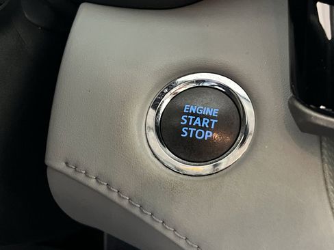 Used 2022 Toyota Highlander LE image 35