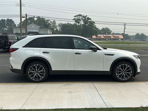 Used 2025 MAZDA CX-70 Plug-In Hybrid w/ Premium Plus AWD/4WD image 4