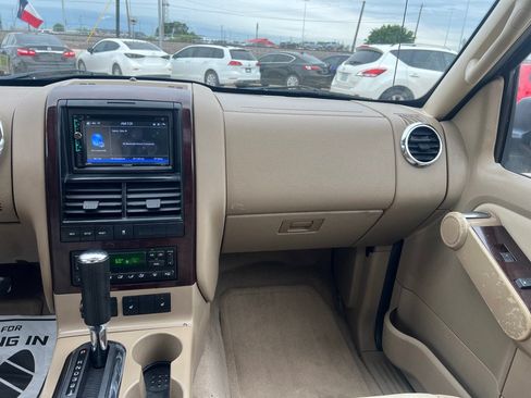 Used 2008 Ford Explorer Limited RWD image 17