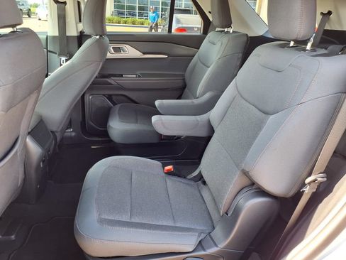 Used 2026 Ford Explorer Active RWD image 26