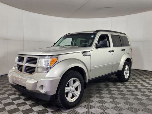 Used 2009 Dodge Nitro SE image 3