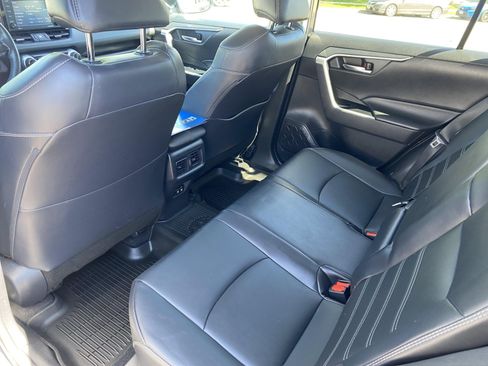 Used 2020 Toyota RAV4 XLE Premium AWD/4WD image 15