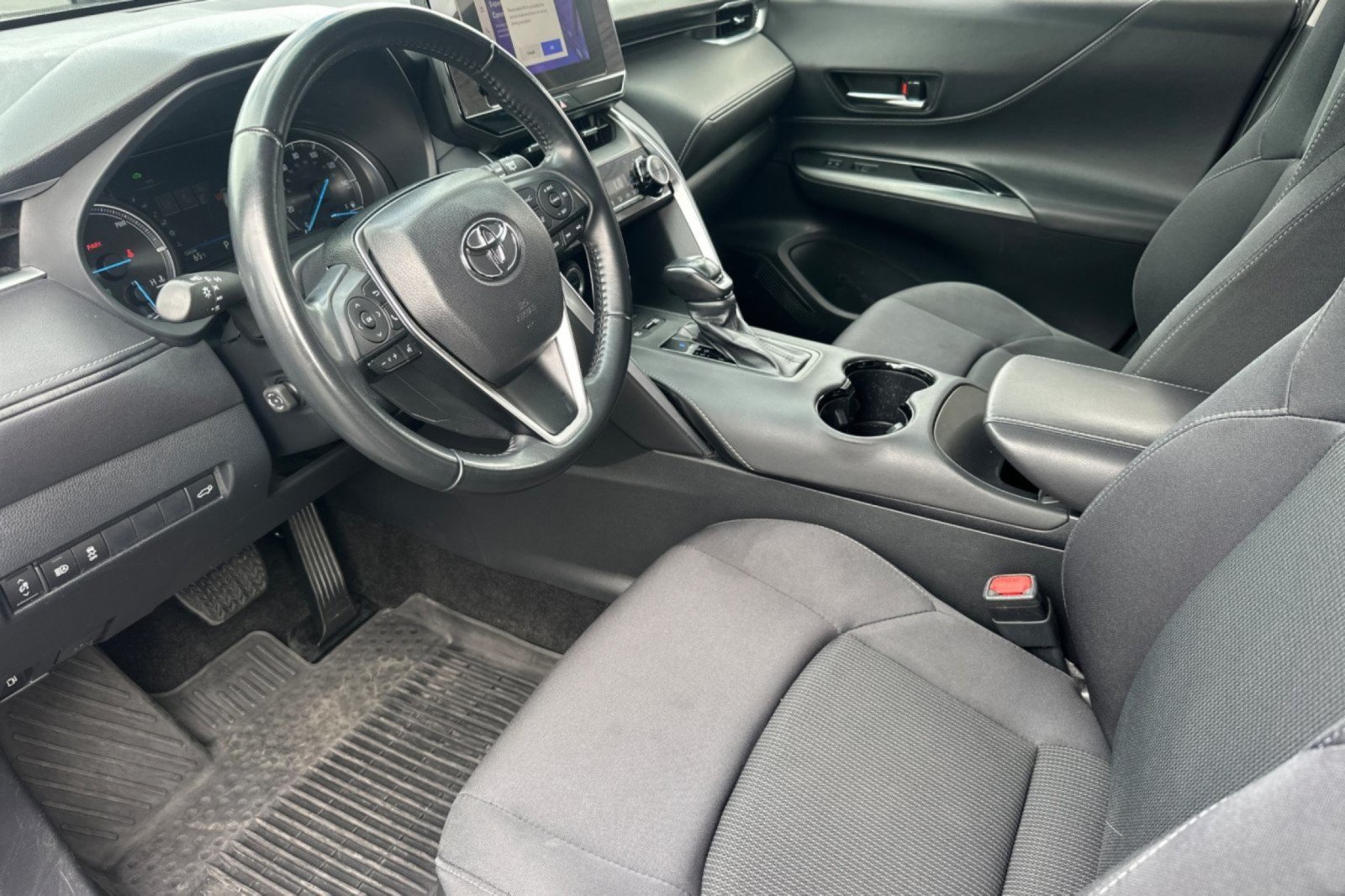 Certified 2024 Toyota Venza LE AWD/4WD image 9