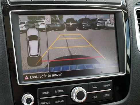 Used 2016 Volkswagen Touareg VR6 AWD/4WD image 30