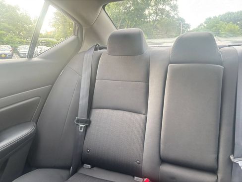 Used 2025 Nissan Altima 2.5 SV FWD image 40