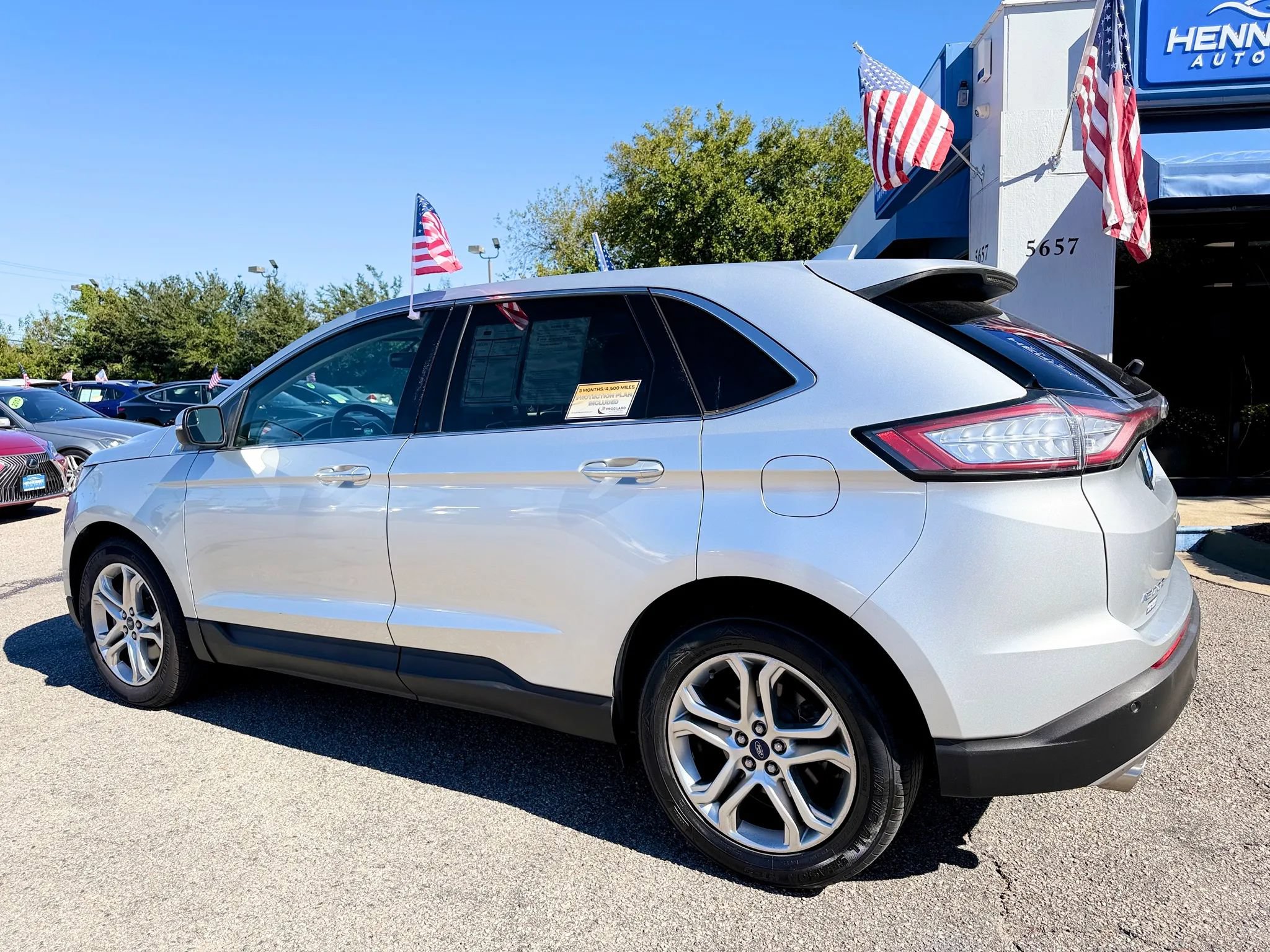 Used 2018 Ford Edge Titanium FWD image 23
