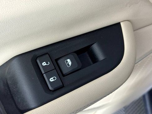 Certified 2025 Jeep Grand Cherokee L Limited w/ Luxury Tech Group II AWD/4WD image 40