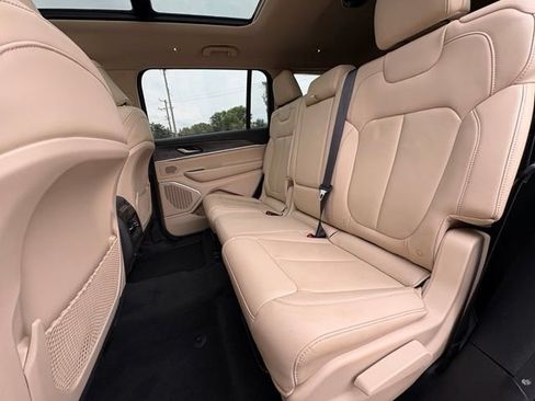Used 2022 Jeep Grand Cherokee L Limited AWD/4WD image 27