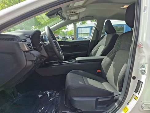 Used 2025 Toyota Camry LE image 15