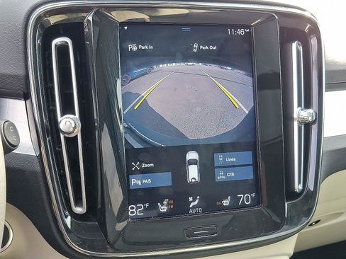 Used 2019 Volvo XC40 T5 Momentum image 18