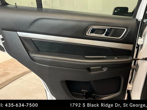Used 2017 Ford Explorer XLT FWD image 18