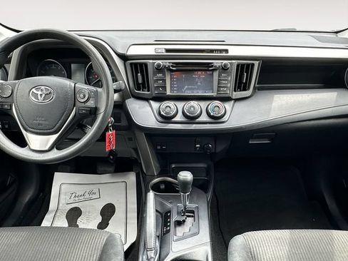 Used 2018 Toyota RAV4 LE FWD image 11
