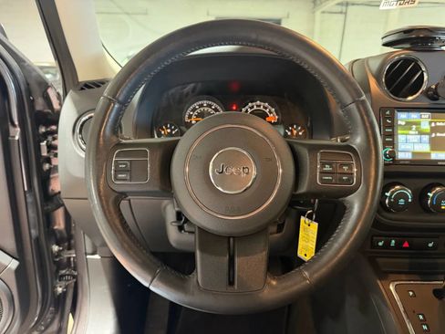 Used 2017 Jeep Patriot High Altitude AWD/4WD image 13