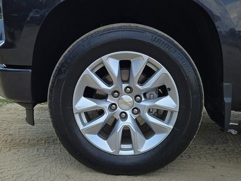 Used 2023 Chevrolet Silverado 1500 Custom AWD/4WD image 26