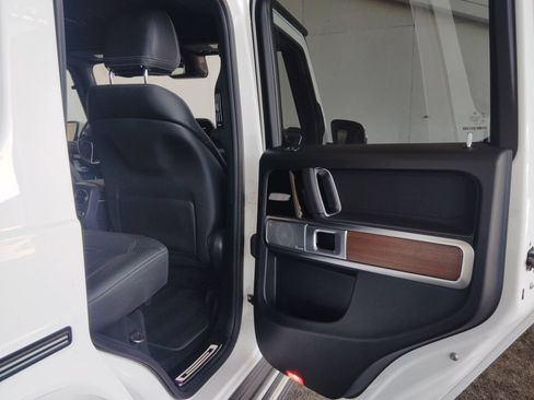 Used 2025 Mercedes-Benz G 550 image 17