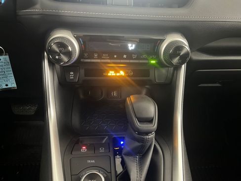 Used 2025 Toyota RAV4 LE image 71