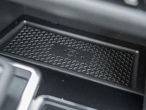 Used 2024 Nissan Pathfinder Platinum w/ Black Appearance Package image 29