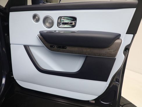 Certified 2025 Rolls-Royce Cullinan AWD/4WD image 23