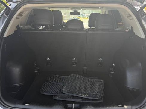 Used 2018 Jeep Compass Latitude w/ Popular Equipment Group AWD/4WD image 12