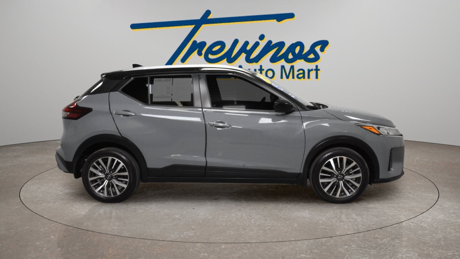 Used 2023 Nissan Kicks SV FWD image 5
