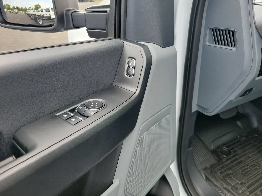 New 2026 Ford F350 XL w/ FX4 Off-Road Package AWD/4WD image 14