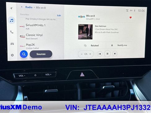 Used 2023 Toyota Venza XLE image 35