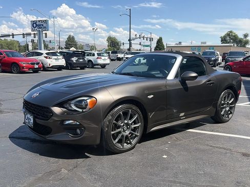 Used 2017 FIAT 124 Spider Lusso RWD image 7