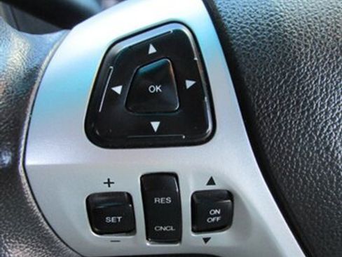 Used 2013 Ford Explorer XLT AWD/4WD image 28