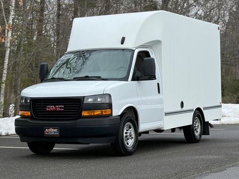 Used 2019 GMC Savana 3500 w/ Driver Convenience Package image 11