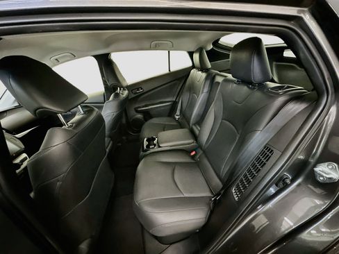 Used 2017 Toyota Prius Prime Advanced w/ Carpet Mat Package FWD image 29