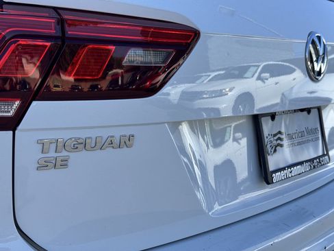 Used 2020 Volkswagen Tiguan SE w/ Panoramic Sunroof Package FWD image 16
