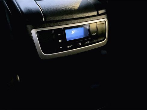 Used 2017 Toyota Highlander XLE image 34