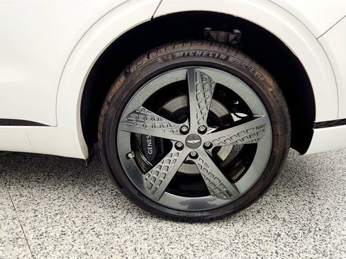 Used 2024 Genesis GV70 3.5T Sport w/ Sport Advanced Package image 9