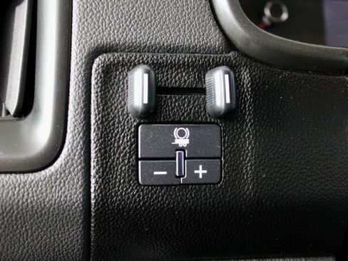 Used 2022 Chevrolet Colorado ZR2 AWD/4WD image 21