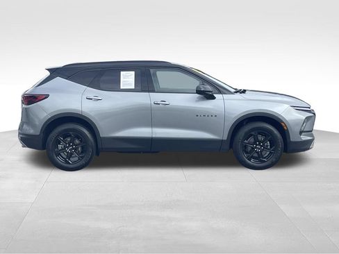 Used 2023 Chevrolet Blazer LT w/ Convenience Package FWD image 2