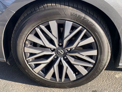 Used 2025 Nissan Altima 2.5 SV image 31