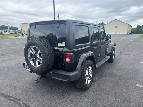 Used 2018 Jeep Wrangler Unlimited Sahara w/ Dual Top Group AWD/4WD image 5