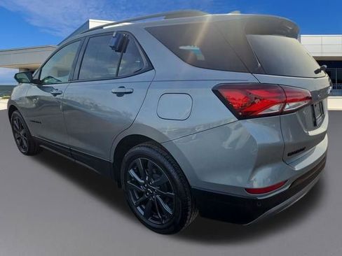 Used 2023 Chevrolet Equinox RS image 3